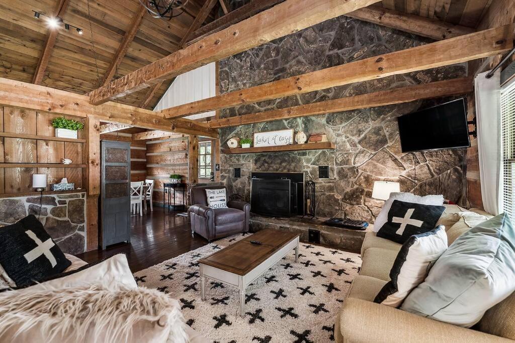 Rustic Cabin, Dock, Firepit, Kayaks & Games Winchester Экстерьер фото