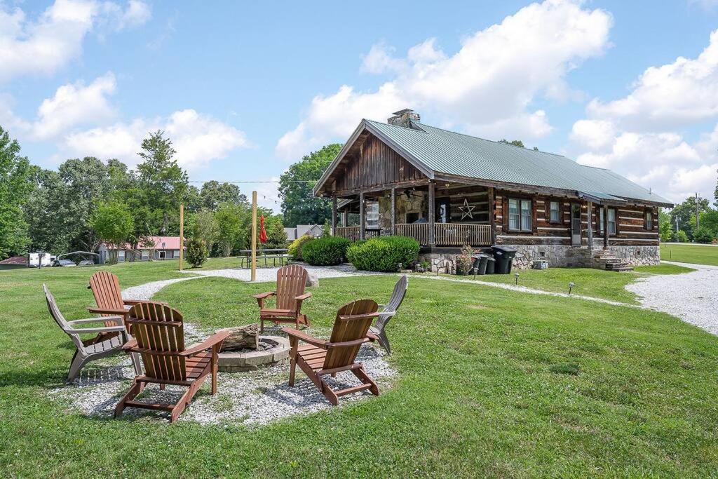 Rustic Cabin, Dock, Firepit, Kayaks & Games Winchester Экстерьер фото
